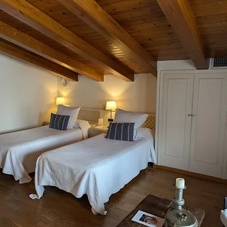 De La Placa - Boutique 3*